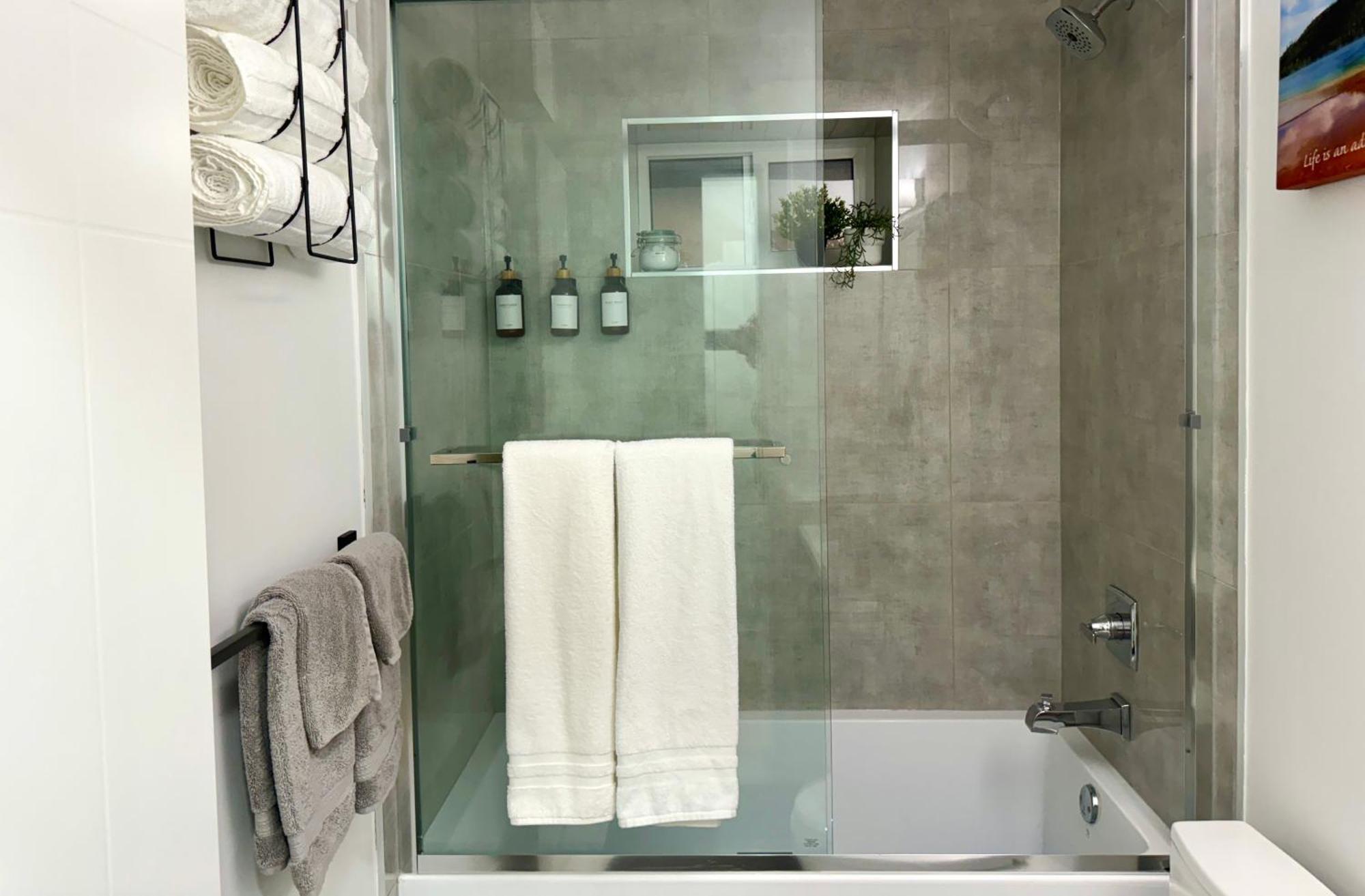 The Sunset Haven- Cozy 2Br Basement Suite Near White Rock Surrey Exteriér fotografie